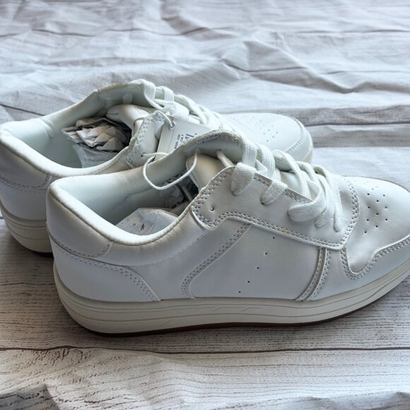 NWT AMERICAN EAGLE OUTFITTERS White Leather Sneakers / Trainers Women's Size 7 - Picture 3 of 6